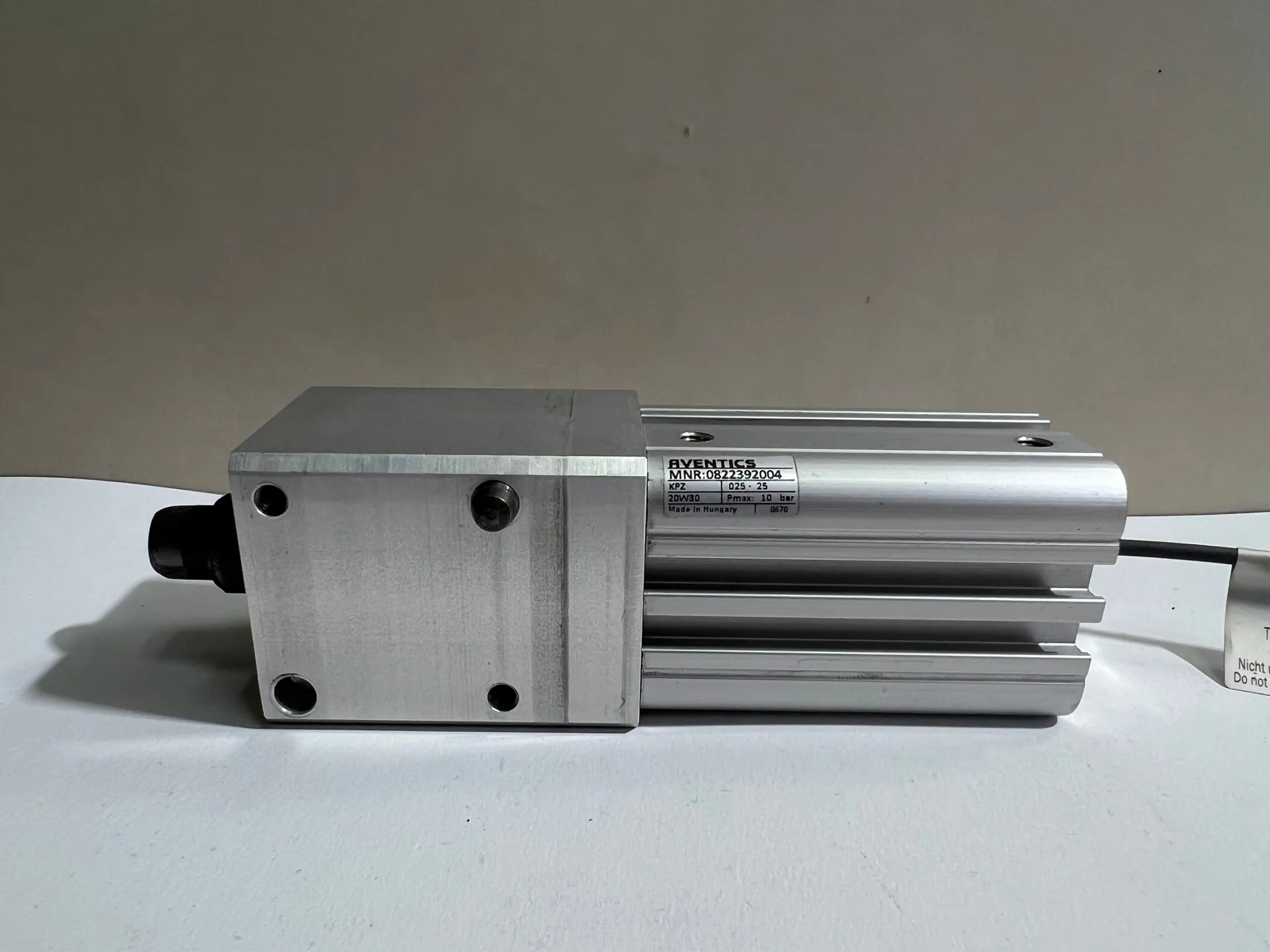 Aventics 0822392004 Pneumatic Cylinder with R412022860 Sensor - Image 1