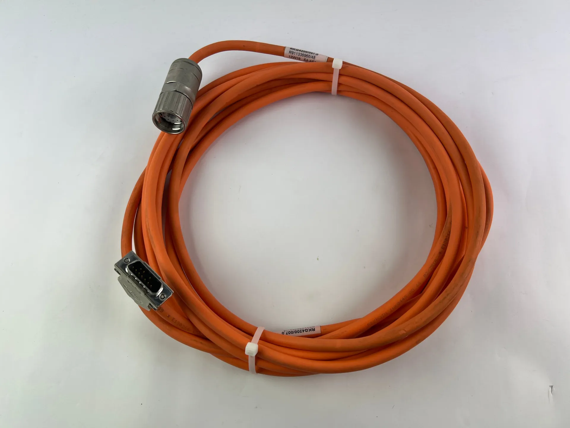 Rexroth R030520400 CKK-110-NNG1 Compact Module + R911306060 MSK040C-0600-NN-M1-UG0-NNNN Motor + 2 Cables + 2 Sensors - Thumbnail 10