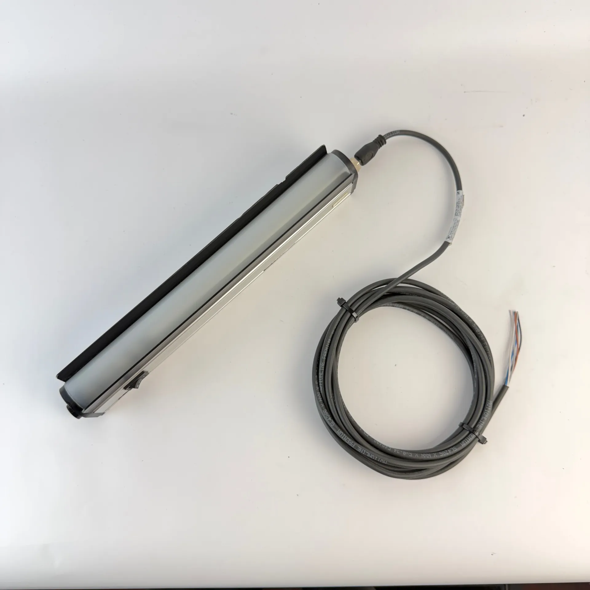 Banner Engineering WLB32C285EPBQ WLB32 LED Workstation Light Bar 285mm 12-30VDC - Image 1