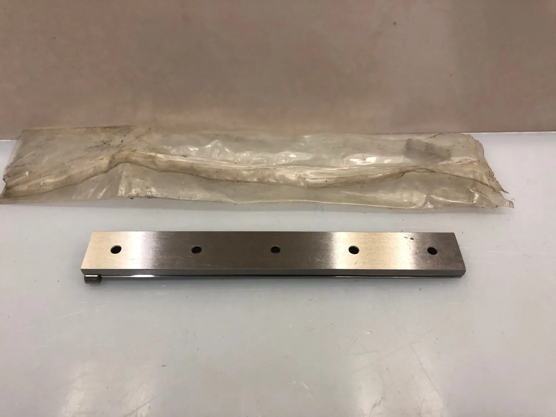 THK 190mm Linear Guide Rail – Precision Linear Motion Rail - Image 1
