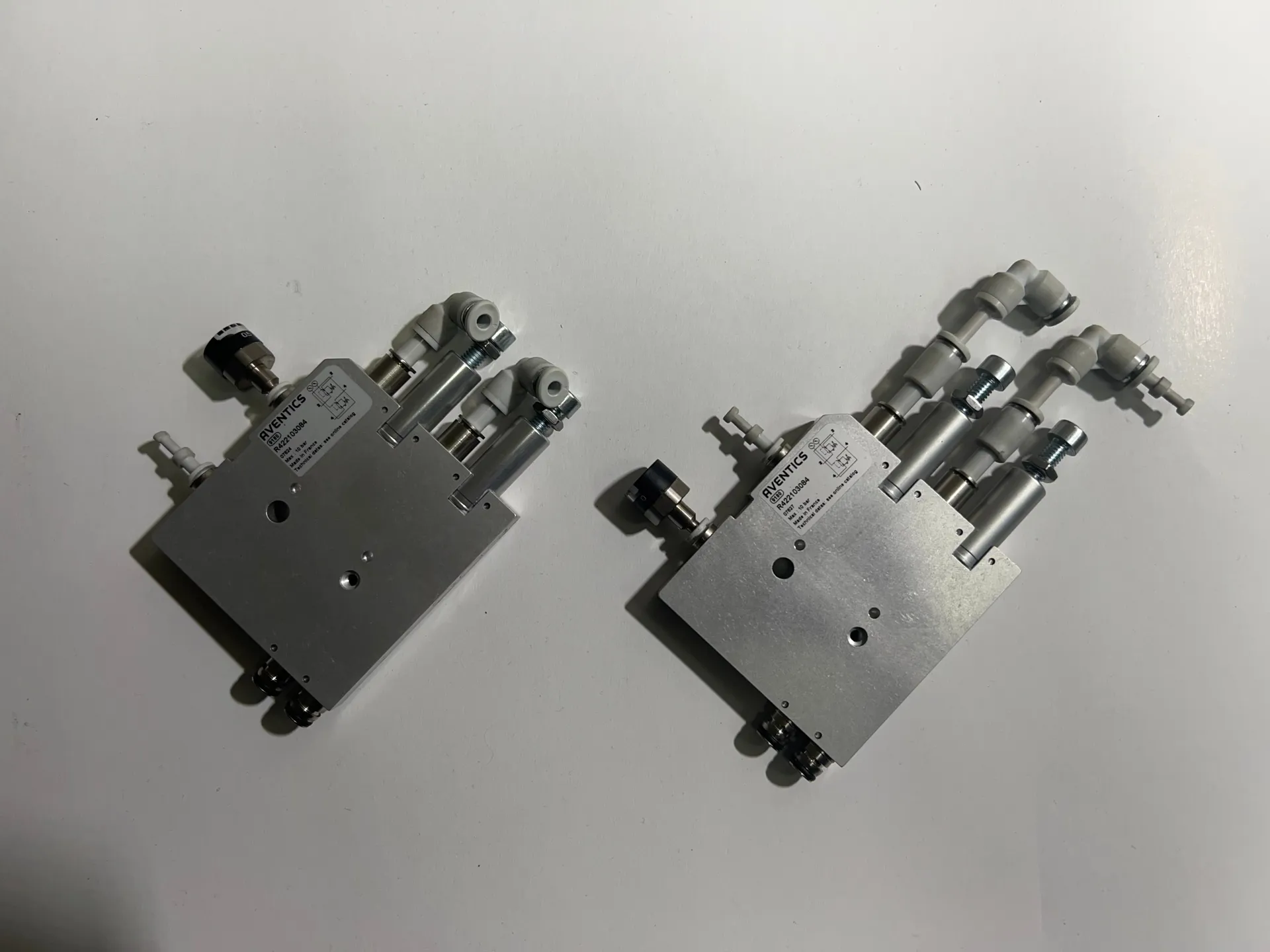 1x Aventics R422103084 Pressure Regulator Series AV with Pisco Connection - Thumbnail 3