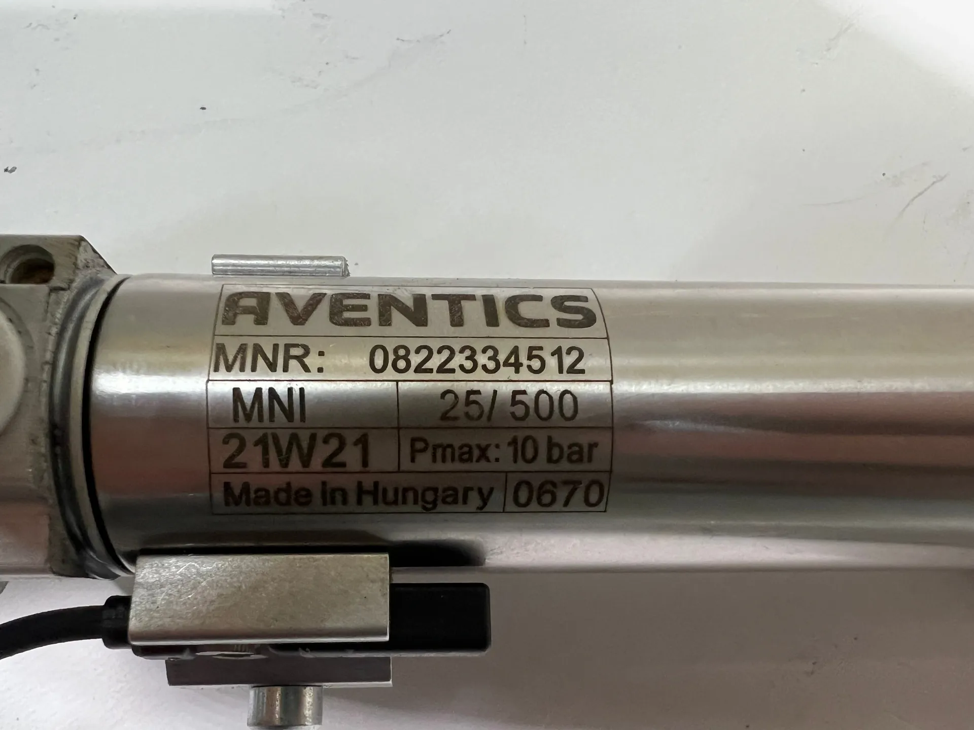1x Aventics 0822334512 Pneumatic Cylinder 10Bar with Sensor R412022861 - Thumbnail 3