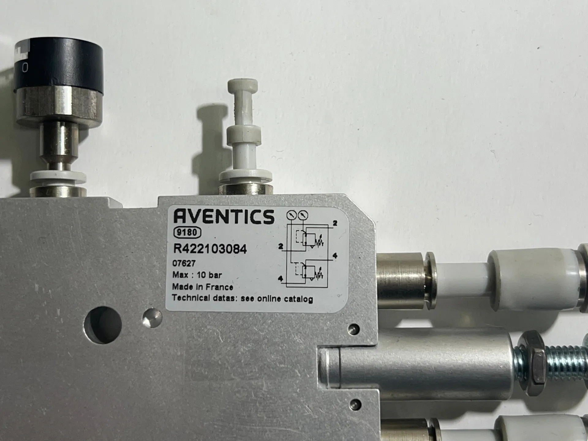 1x Aventics R422103084 Pressure Regulator Series AV with Pisco Connection - Image 1
