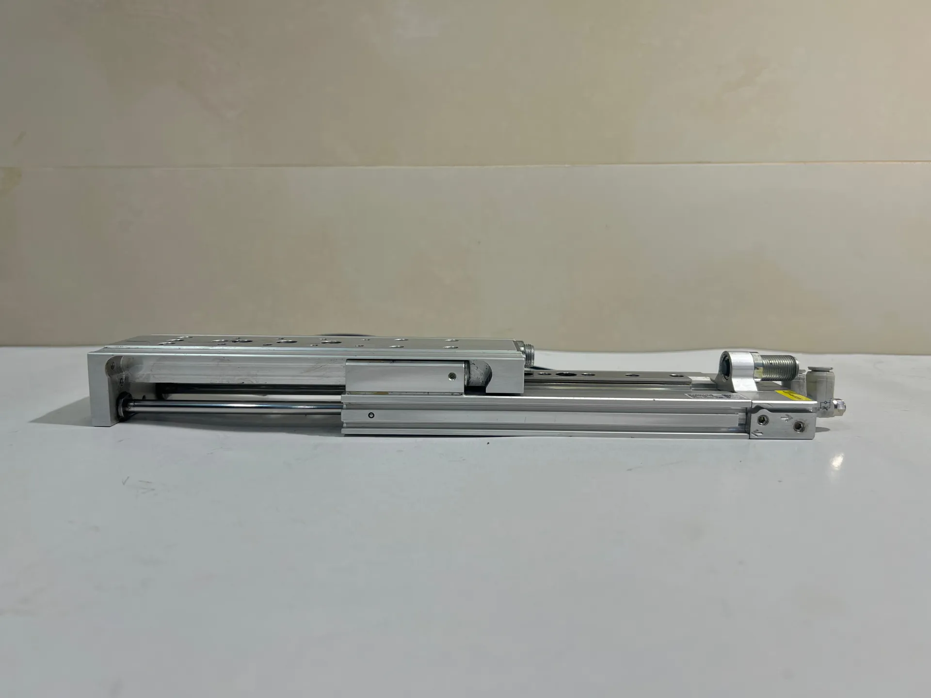 1x Aventics R480640132 Slide Cylinder 10Bar with 2 Sensors - Thumbnail 4