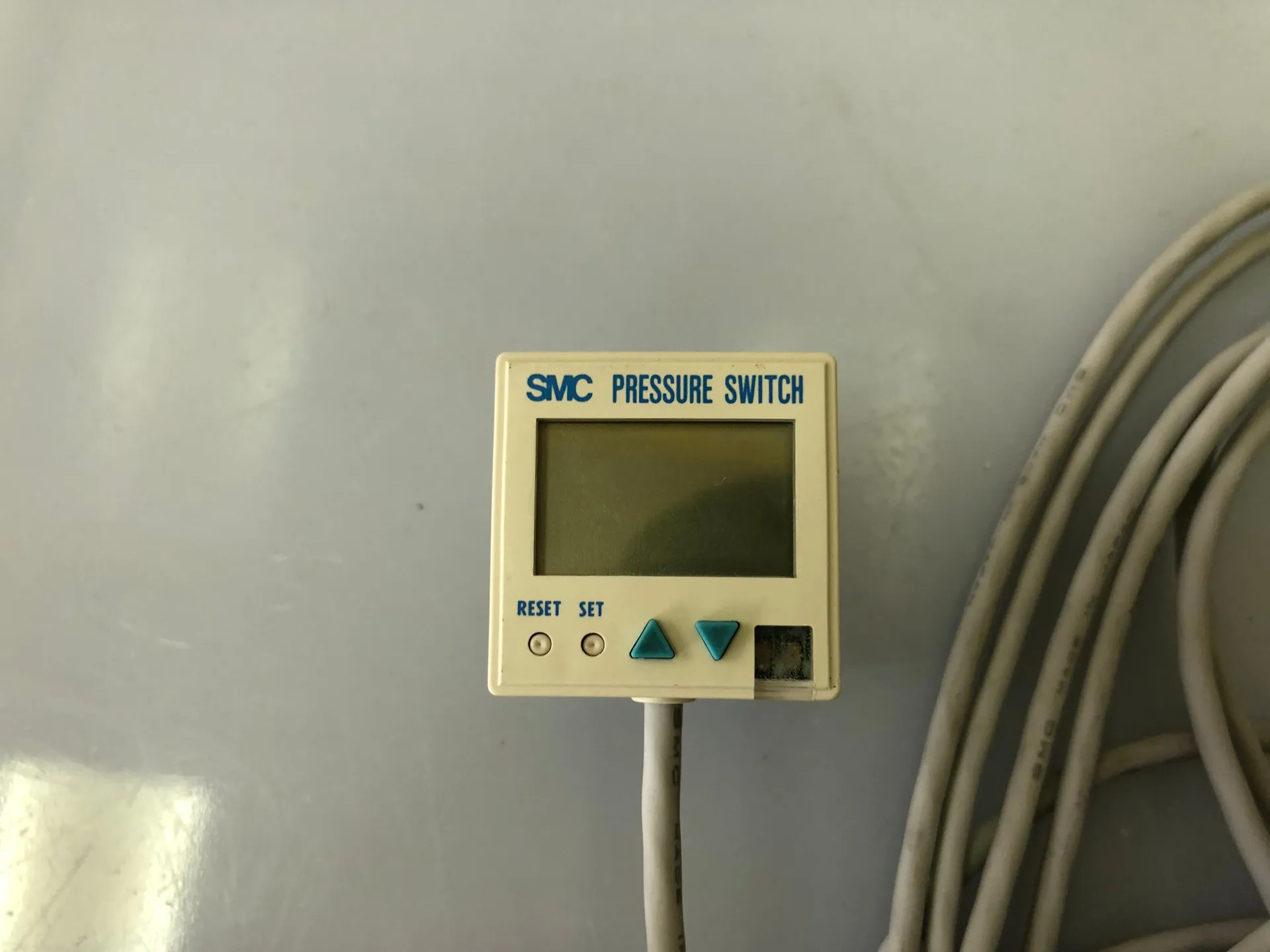 SMC ZSE4-01-65-Q Digital Pressure Switch – Vacuum Sensor, Compact, LCD Display