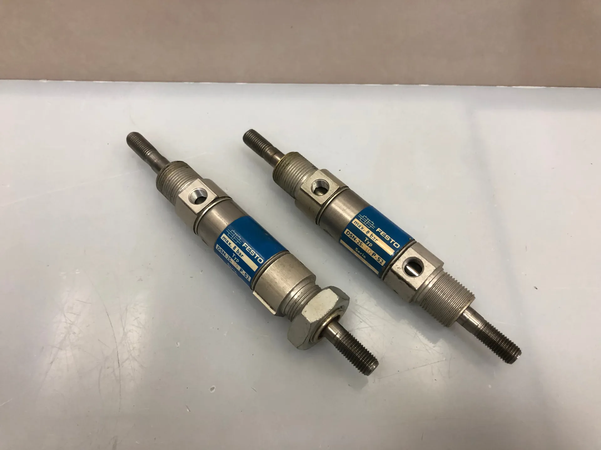1x FESTO DSN-25-10-P-S2 Pneumatic Cylinder 25mm Bore 10mm Stroke 11 89R - Thumbnail 2