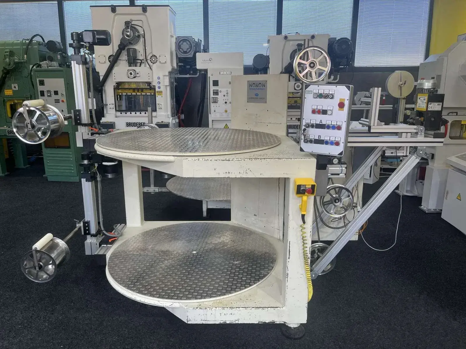 NOXON DPH 1400 Double Pallet Horizontal Decoiler 3000 kg - Thumbnail 2