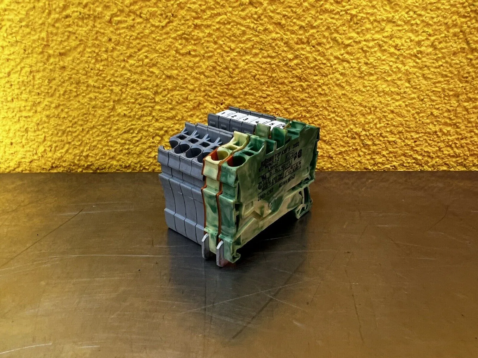 WAGO Ground Terminal Block – IEC 60947-7-2 Earth Clamp (Erdklemme) - Image 1