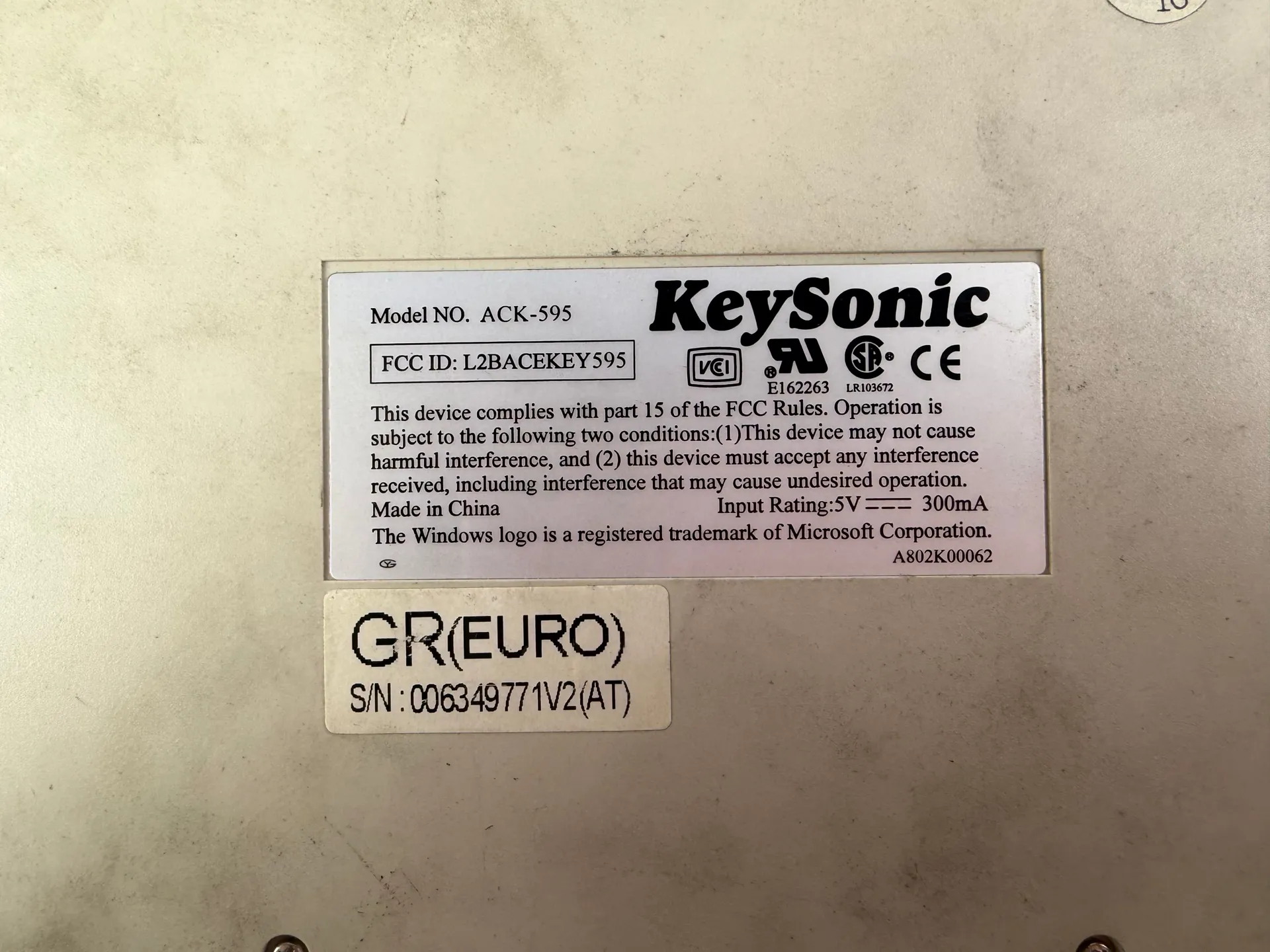 KeySonic ACK-595 Mini Keyboard – Beige (Yellowed) – 185cm Cable – German Layout - Thumbnail 6
