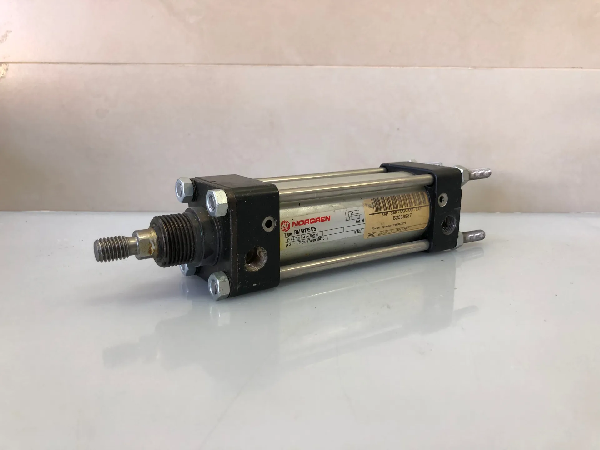 NORGREN RM/9175/75 Pneumatic Tie‑Rod Double‑Acting Cylinder - Thumbnail 2