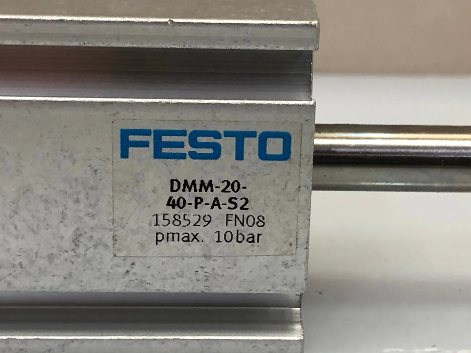 FESTO DMM‑20‑40‑P‑A‑S2 Compact Cylinder, Through‑Rod Variant (P/N 158529) - Thumbnail 3