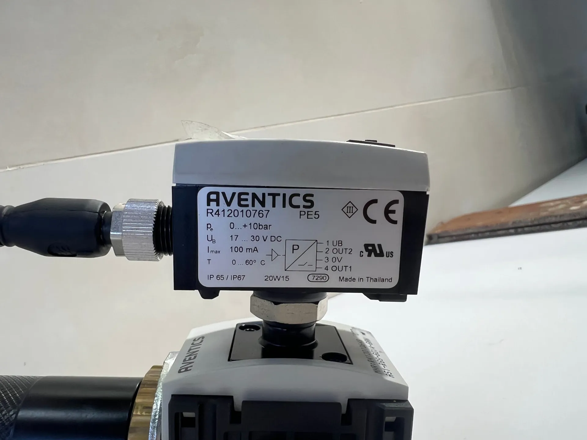 Rexroth Aventics R412010648 Pressure Regulator with R412010767 Pressure Sensor + LCD & 0.5m Cable - Thumbnail 4