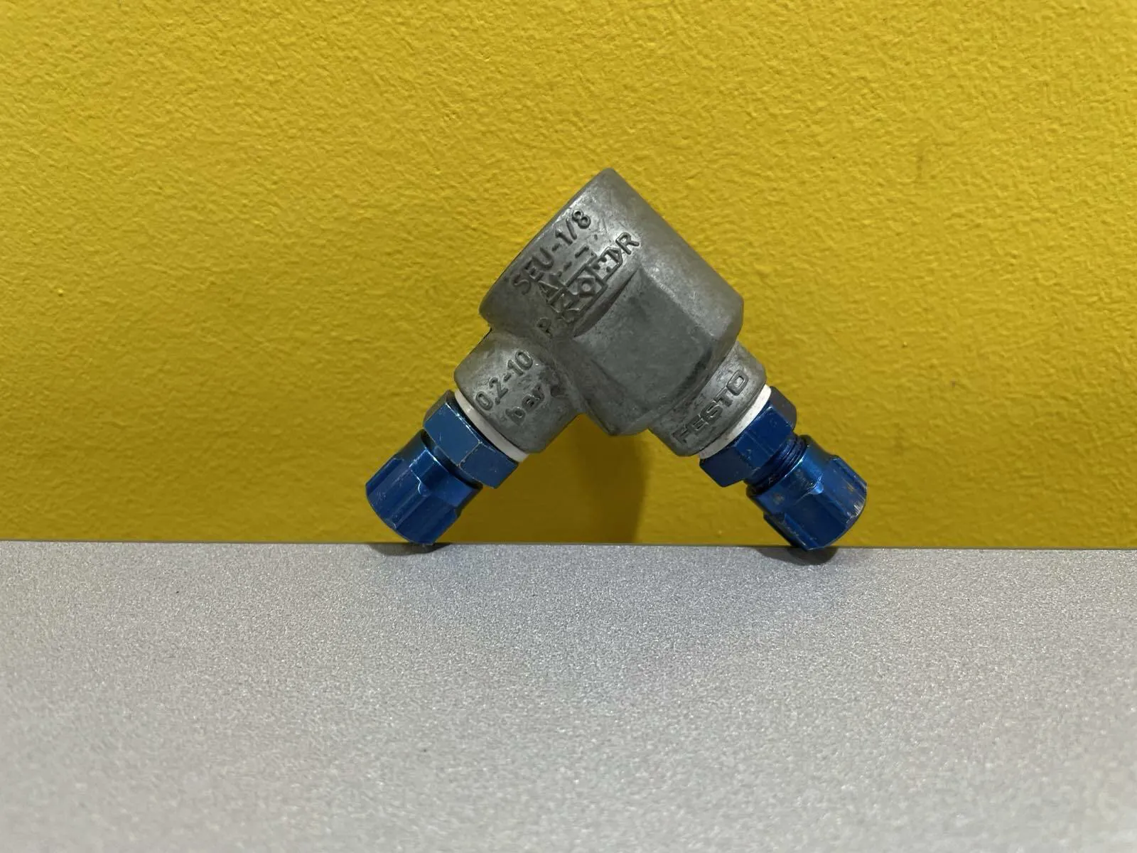 Festo Seu-1/8 Quick Valve Exhaust Built In Silencer P/N 4616 - Thumbnail 2