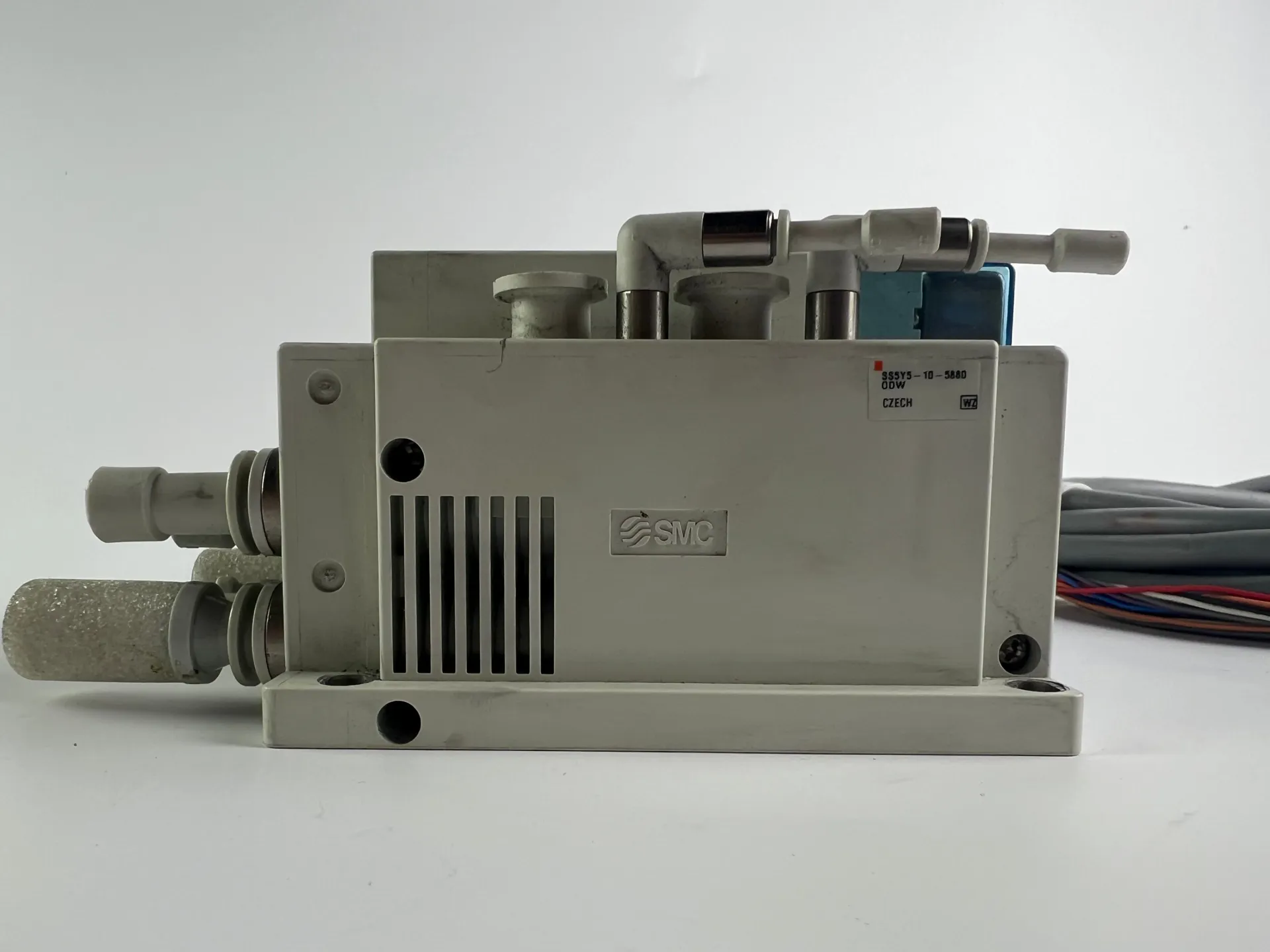 SMC SS5Y5-10-5880 Manifold + 2x SY5101R-5UF1 + 1x SY5201R-5UF1 Valves - Thumbnail 9