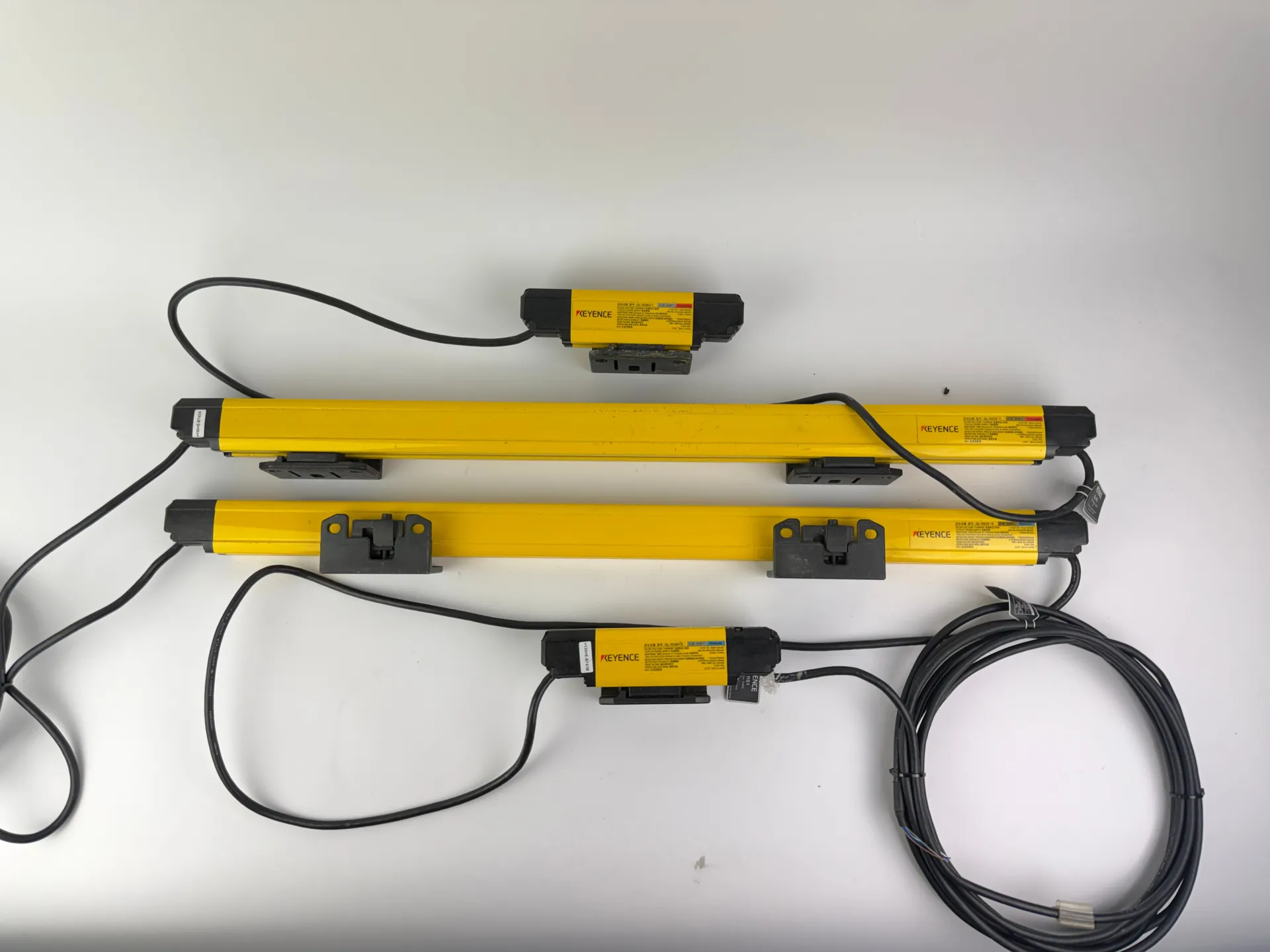 Keyence GL-R63F-T GL-R63F-R GL-R08H-T GL-R08H-R Safety Light Curtain Sensors Set - Image 1