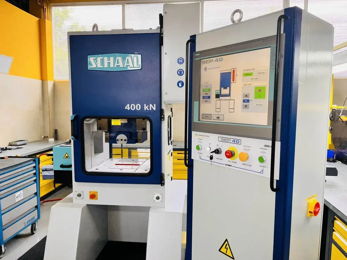Schaal SEP 40 High-Speed Stamping Press 400 kN with SZV 2 Feeder - Thumbnail 2
