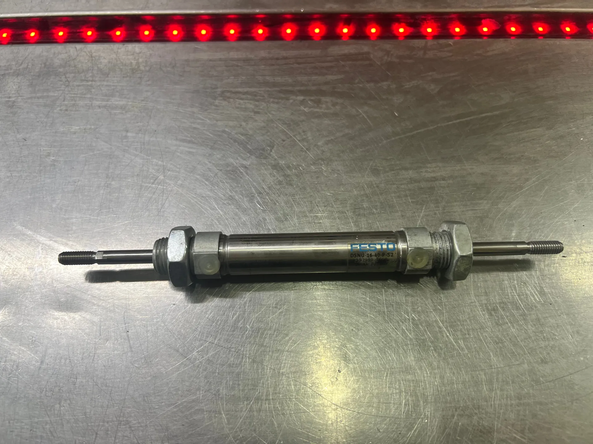 1x Festo DSNU-16-40-P-S2 Pneumatic Cylinder 16mm Bore 40mm Stroke – 193969 - Thumbnail 2