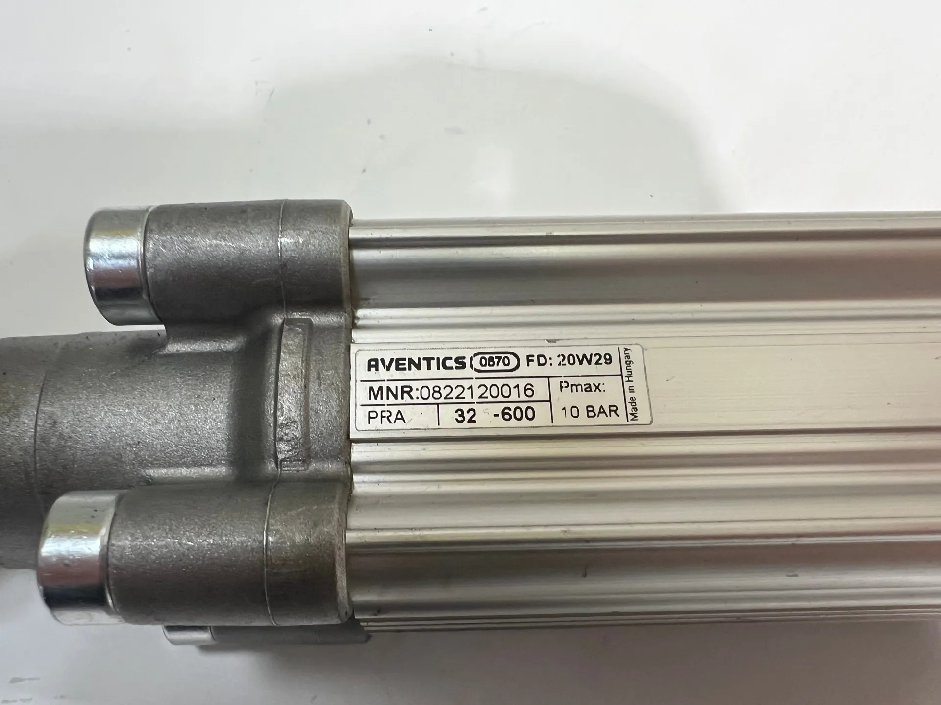 Aventics 0822120016 Pneumatic Cylinder 10Bar with Sensor R412022860 - Image 1