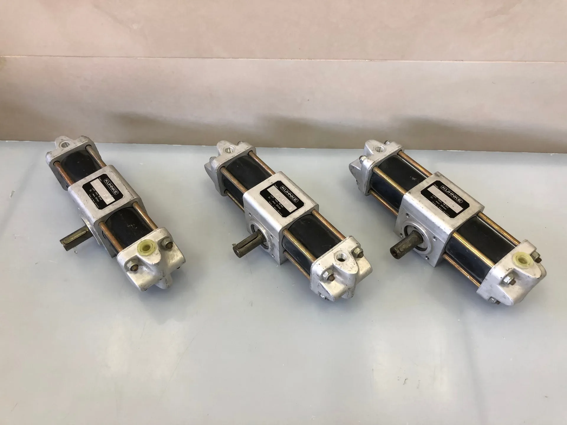 KUHNKE KR 4‑185‑B Rotary Actuator Drehantrieb - Thumbnail 2