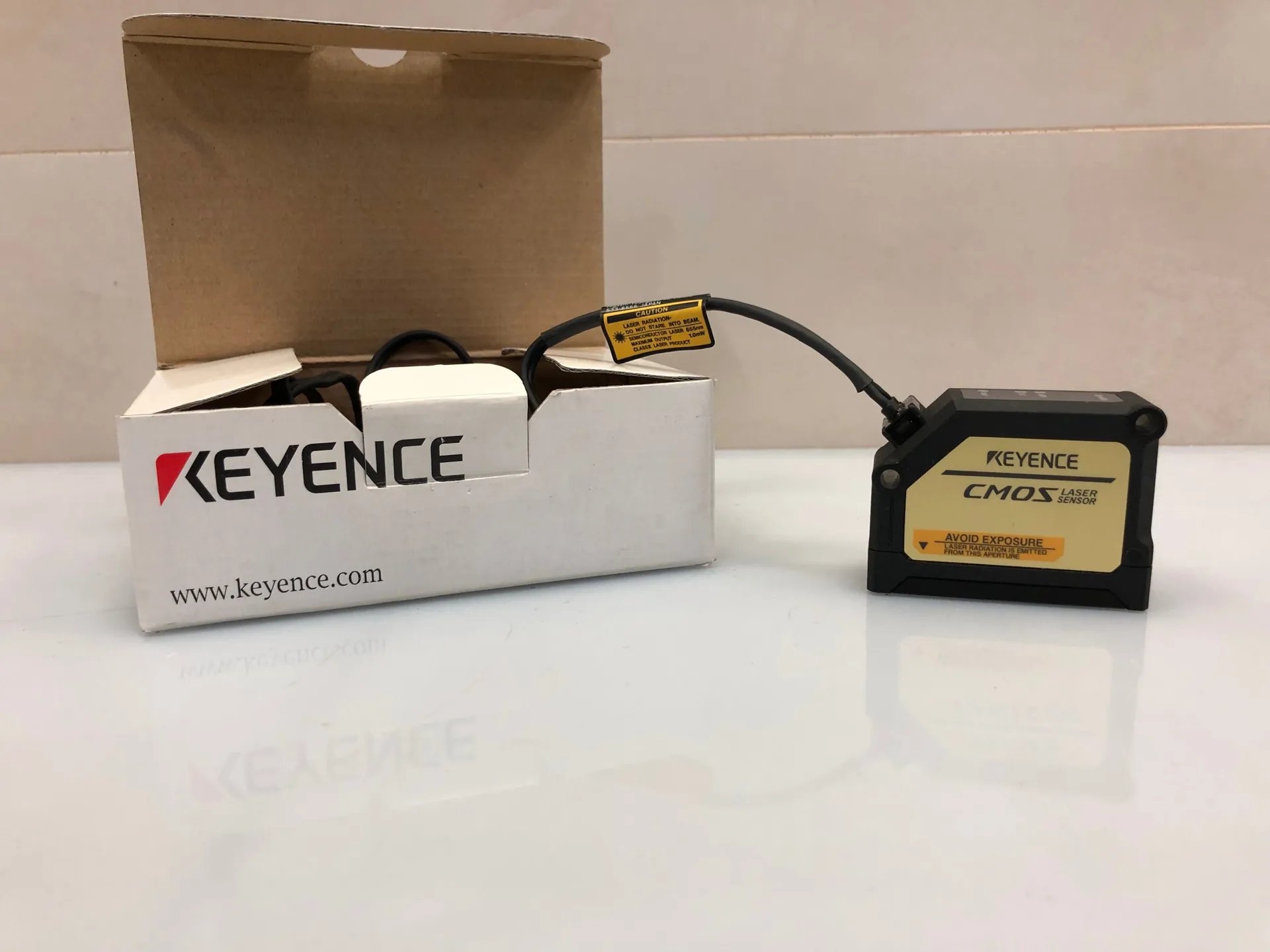 Keyence GV-H450 Digital CMOS Laser Sensor Amplifier – GV Series - Thumbnail 2