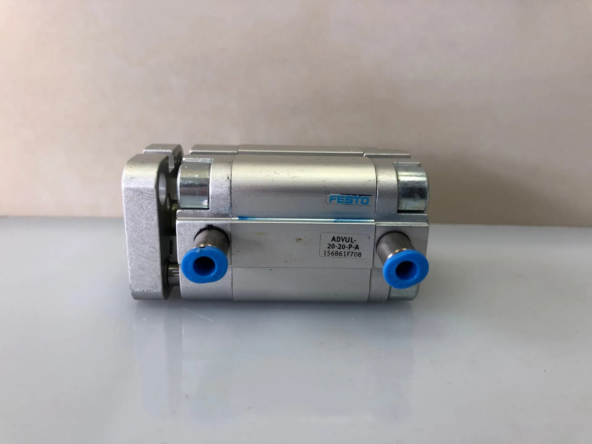 FESTO COMPACT CYLINDER ADVUL-20-20-P-A 156861F708 - Image 1
