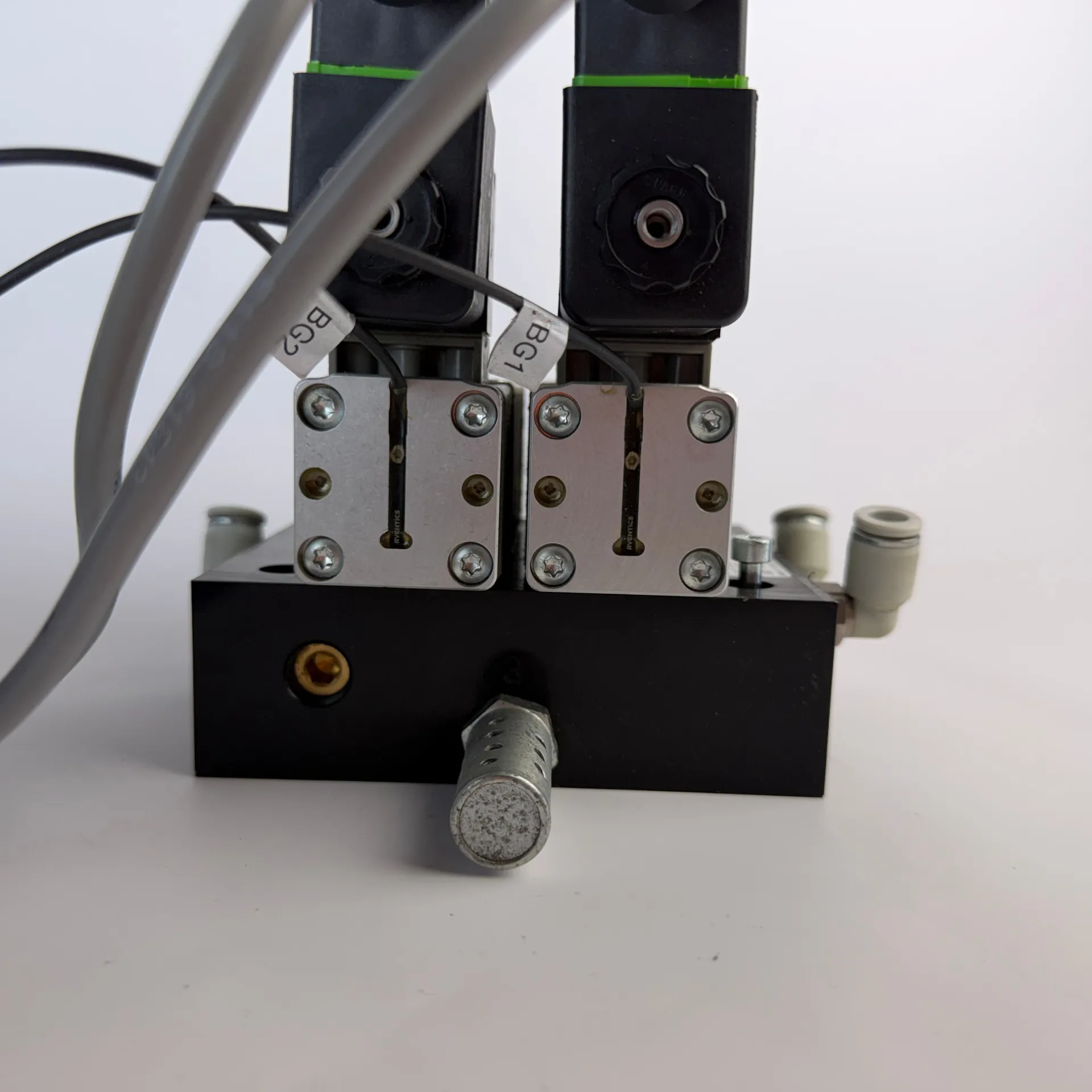 AVENTICS Dual 5/2 Directional Valve R422 002 577 w/ Island R422 003 624 Sensors Coils - Thumbnail 9