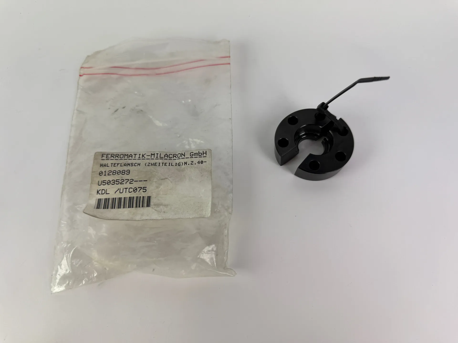 Ferromatik Milacron Halteflansch Zweiteilig 0128089 U5035272 Mounting Flange - Thumbnail 2