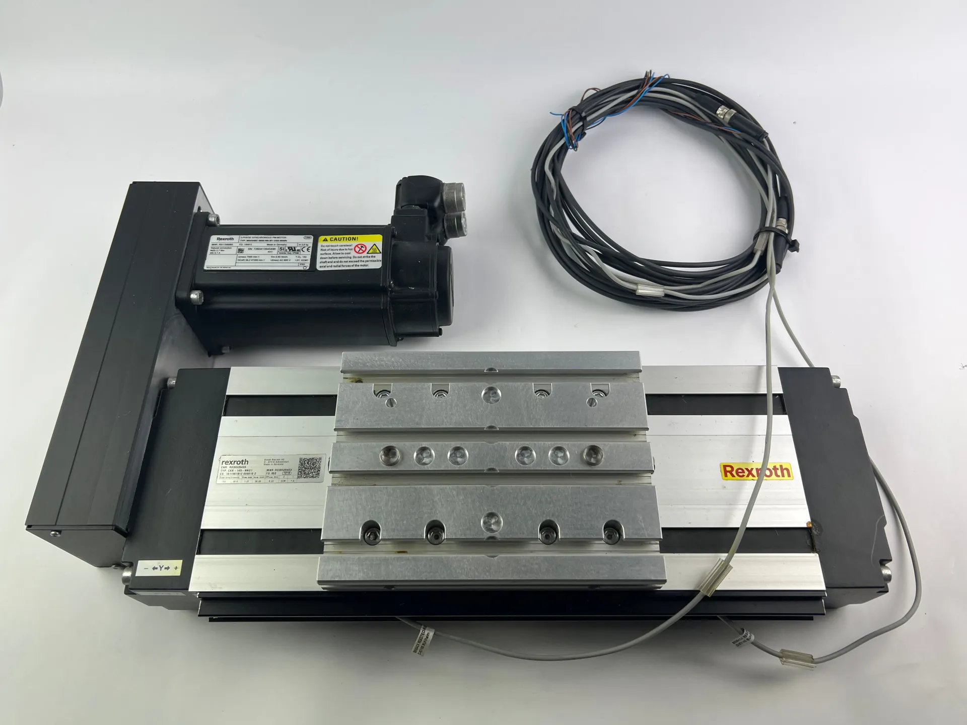 Rexroth R030520403 CKK-145-NNG1 Compact Module + R911306060 MSK040C-0600-NN-M1-UG0-NNNN Motor + 2 Cables + Sensors - Thumbnail 4