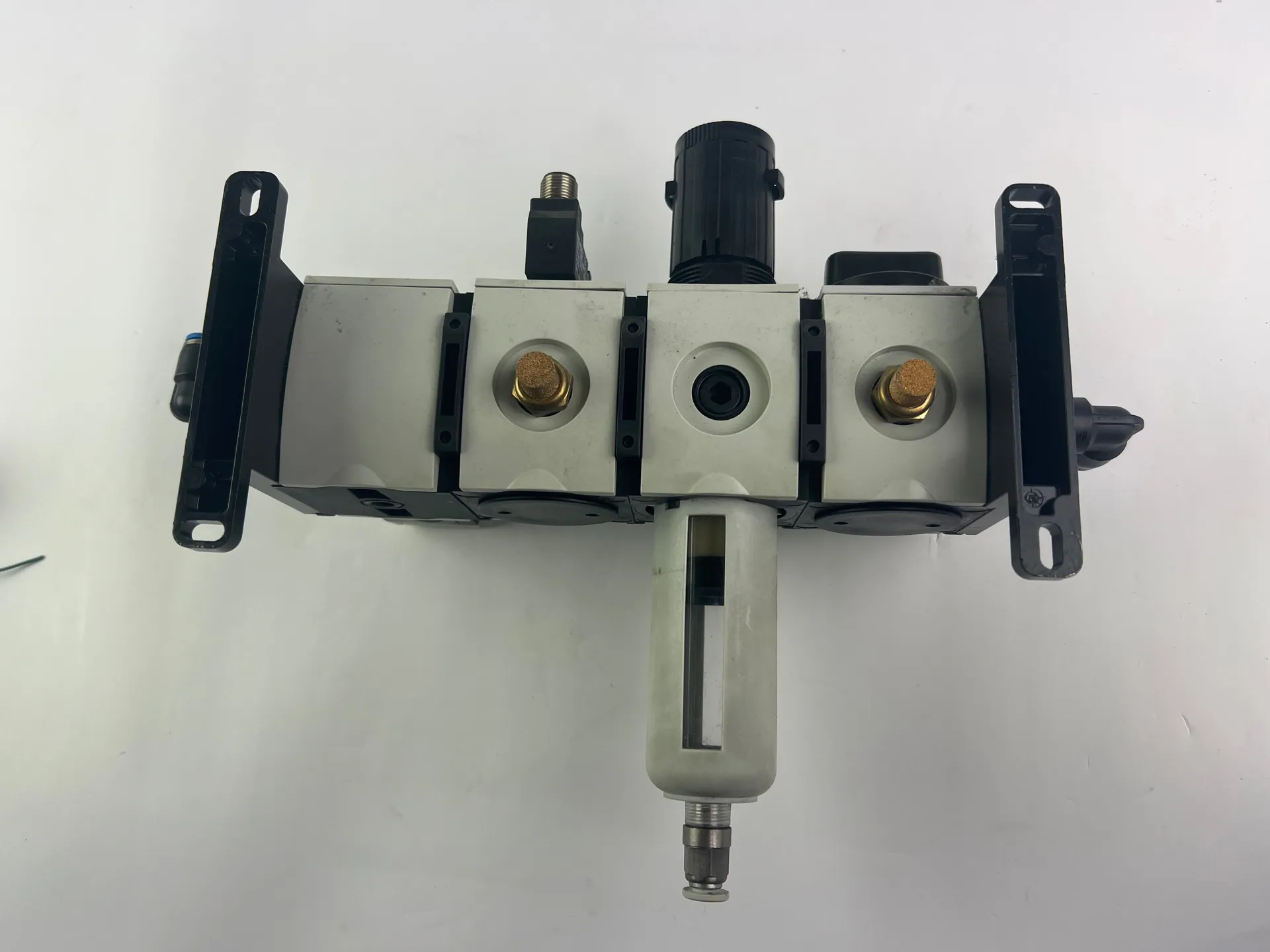Aventics Pressure Regulating Valves R412006256 R412006175 R412006380 R412006250 + R412010767 + 2 Cables 230cm - Thumbnail 9