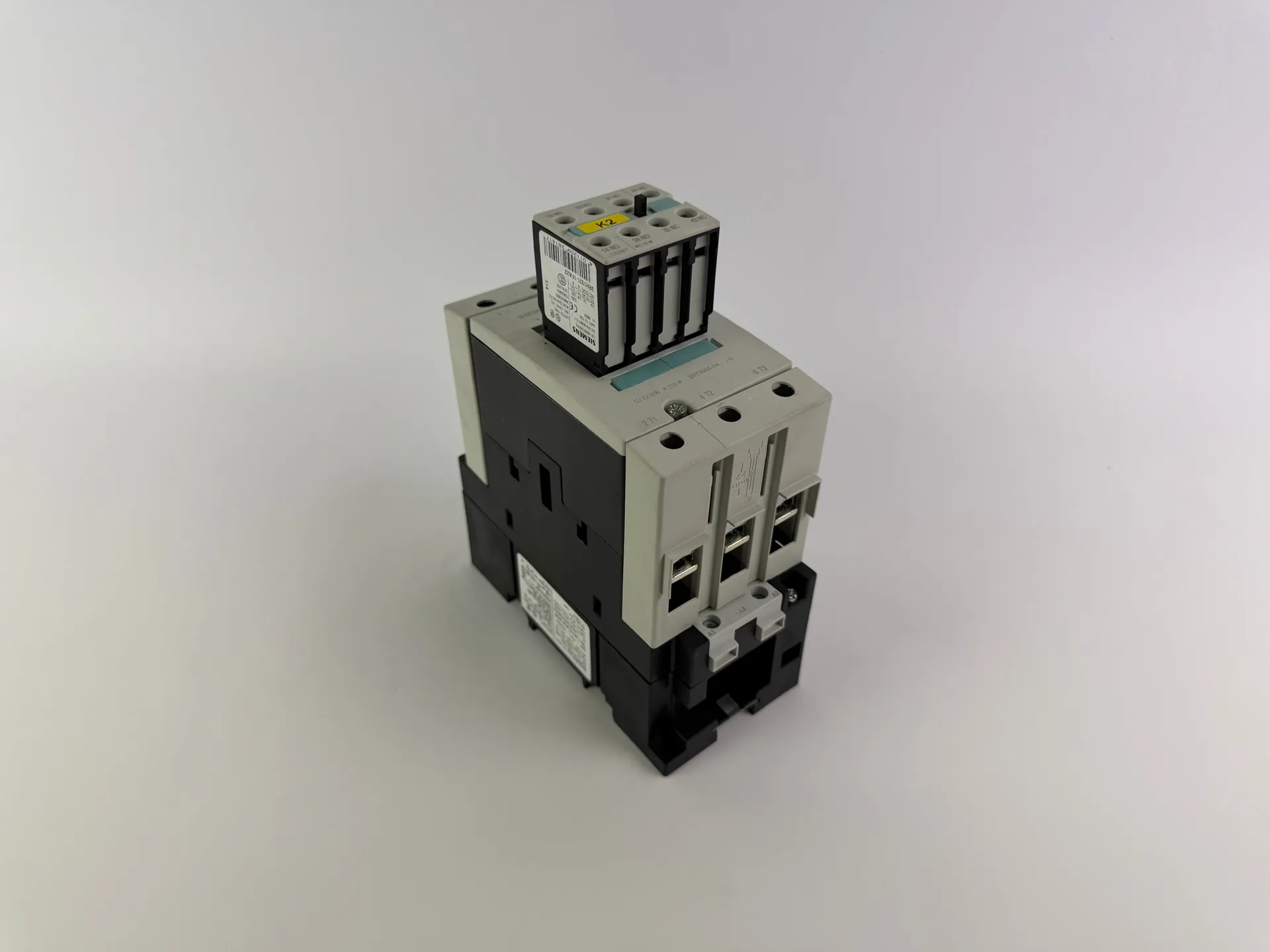 1x Siemens 3RT1044-1A Contactor, 3-Pole, AC-3, 65A, 230/400V - Thumbnail 2