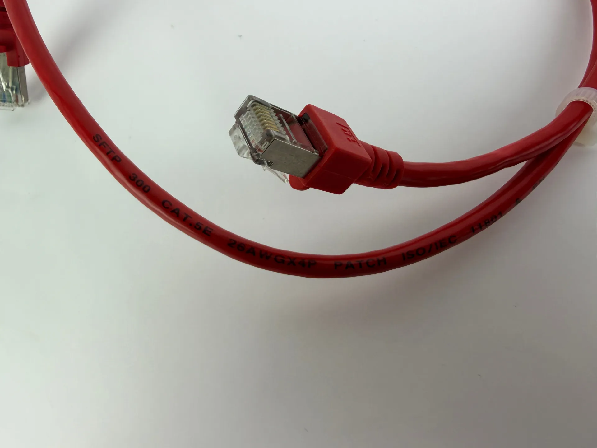 1x CAT5e SFTP Ethernet Patch Cable 1m RJ45 Shielded LAN 26AWG Red - Thumbnail 4