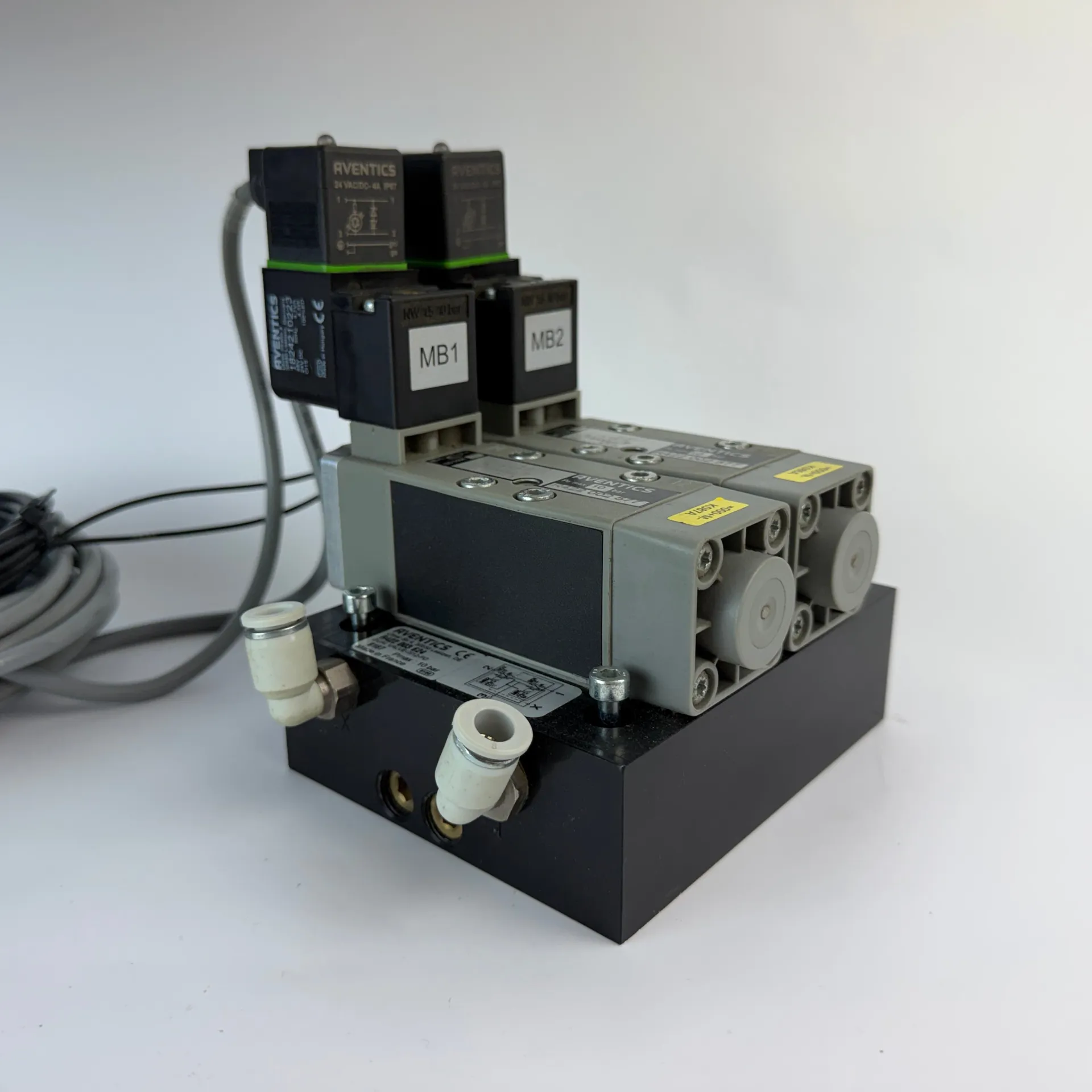 AVENTICS Dual 5/2 Directional Valve R422 002 577 w/ Island R422 003 624 Sensors Coils - Thumbnail 4