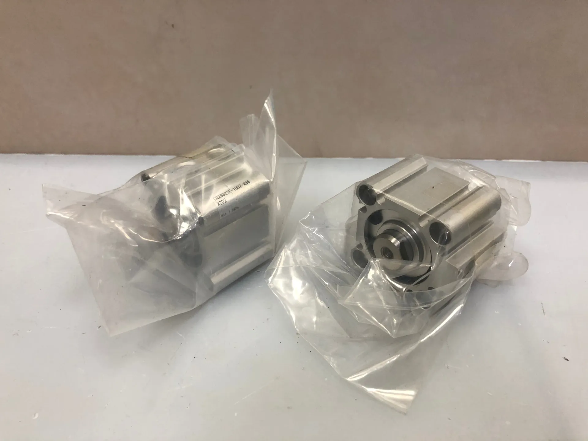 1x SMC CQ2B32TF-10DZ-XB6 Compact Pneumatic Cylinder - Image 1